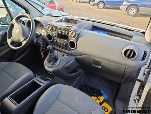 Peugeot Partner 1.6 HDI, BlueHDI 75 Samochód złomowany (2012, Bialy)