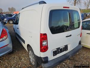 Peugeot Partner 1.6 HDI, BlueHDI 75 Samochód złomowany (2012, Bialy)