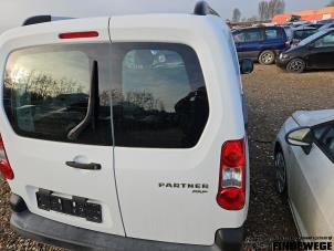 Peugeot Partner 1.6 HDI, BlueHDI 75 Samochód złomowany (2012, Bialy)
