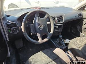 Volkswagen Golf IV 1.4 16V Épave (2000, Gris)