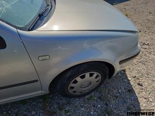 Volkswagen Golf IV 1.4 16V Épave (2000, Gris)