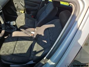 Volkswagen Golf IV 1.4 16V Épave (2000, Gris)