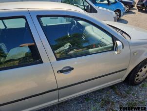 Volkswagen Golf IV 1.4 16V Épave (2000, Gris)