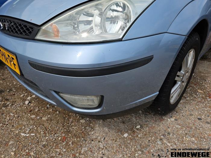 Ford Focus 1 1.6 16V Samochód złomowany (2004, Szary)