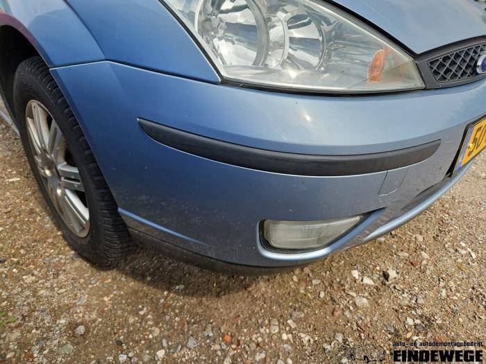 Ford Focus 1 1.6 16V Samochód złomowany (2004, Szary)
