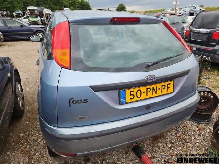 Ford Focus 1 1.6 16V Samochód złomowany (2004, Szary)