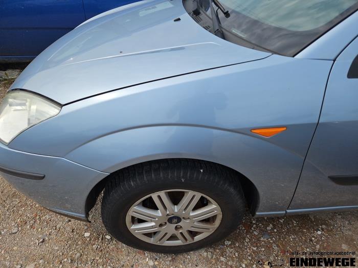 Ford Focus 1 1.6 16V Samochód złomowany (2004, Szary)