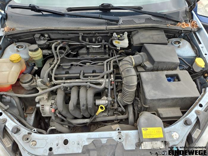 Ford Focus 1 1.6 16V Samochód złomowany (2004, Szary)