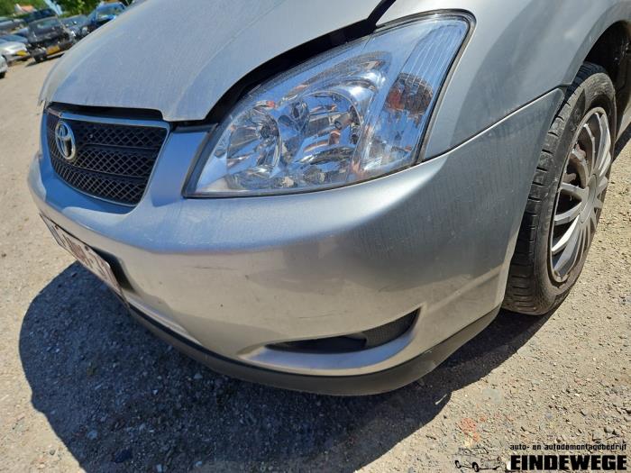 Toyota Corolla 1.4 16V VVT-i Épave (2002, Argenté)