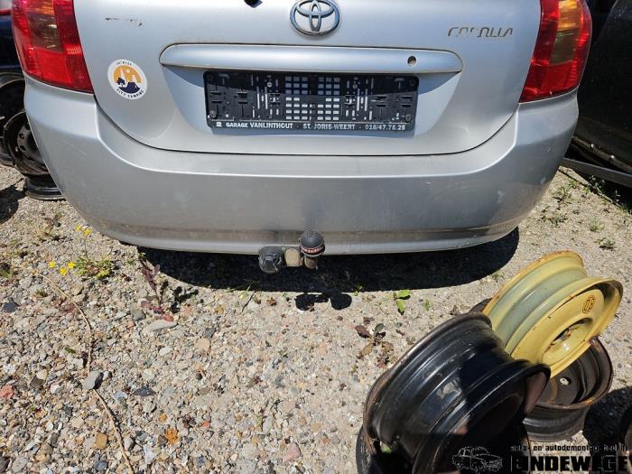 Toyota Corolla 1.4 16V VVT-i Épave (2002, Argenté)