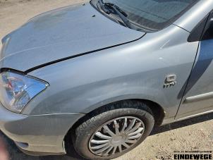 Toyota Corolla 1.4 16V VVT-i Épave (2002, Argenté)