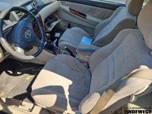 Toyota Corolla 1.4 16V VVT-i Épave (2002, Argenté)
