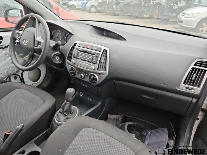 Hyundai i20 1.1 CRDi VGT 12V Skrotfordon (2014, WIT)