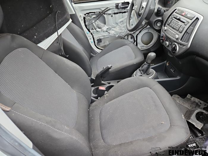 Hyundai i20 1.1 CRDi VGT 12V Skrotfordon (2014, WIT)