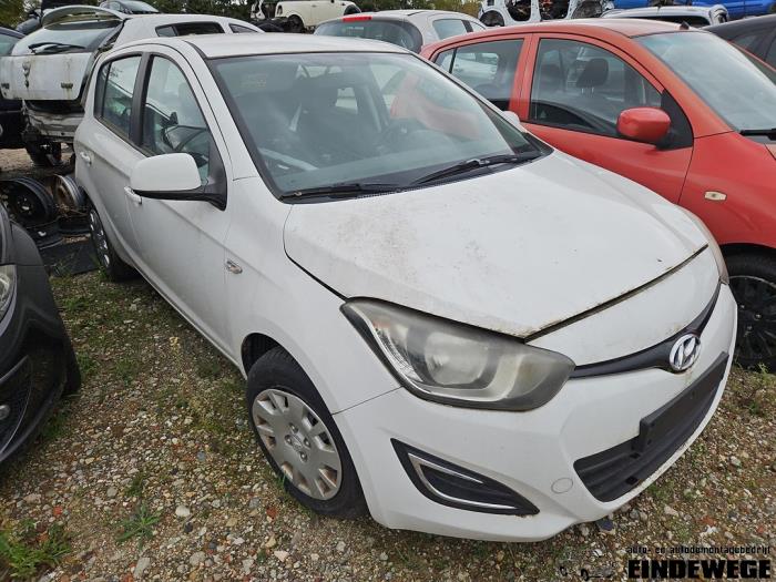 Hyundai i20 1.1 CRDi VGT 12V Skrotfordon (2014, WIT)