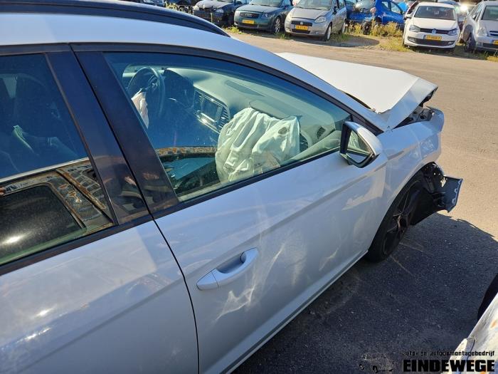 Seat Leon ST 1.8 TSI Ecomotive 16V Vehículo de desguace (2014, Blanco)