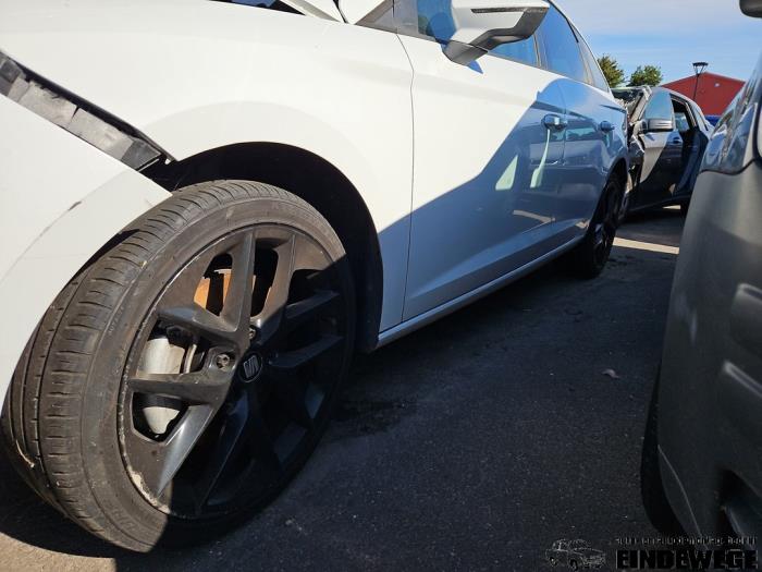 Seat Leon ST 1.8 TSI Ecomotive 16V Vehículo de desguace (2014, Blanco)
