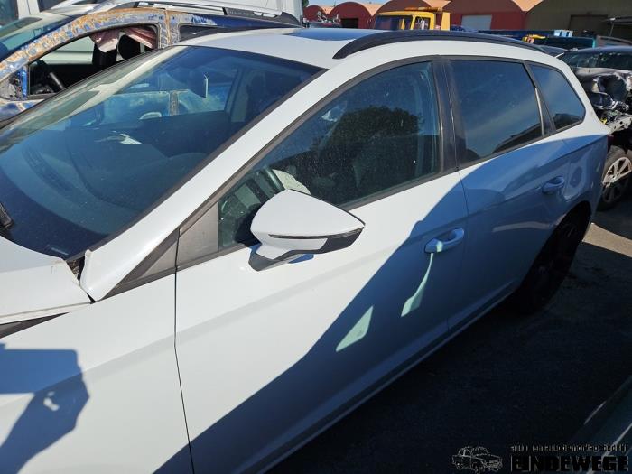 Seat Leon ST 1.8 TSI Ecomotive 16V Vehículo de desguace (2014, Blanco)