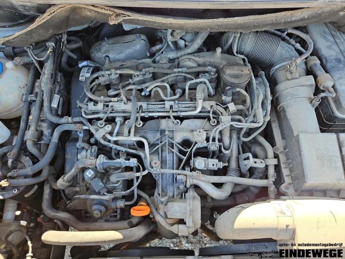 Volkswagen Caddy III 2.0 TDI 16V Skrotfordon (2012, ZILVER)