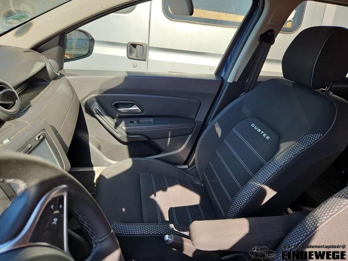 Dacia Duster 1.6 16V Skrotfordon (2018, BLAUW)