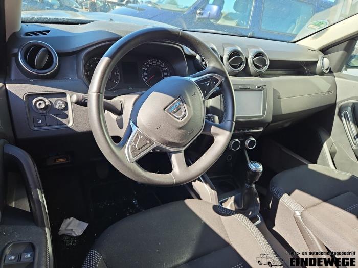 Dacia Duster 1.6 16V Skrotfordon (2018, BLAUW)