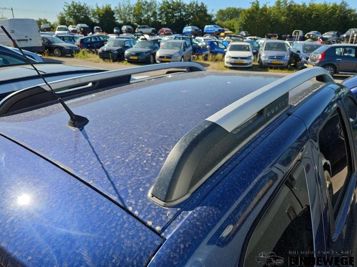 Dacia Duster 1.6 16V Skrotfordon (2018, BLAUW)