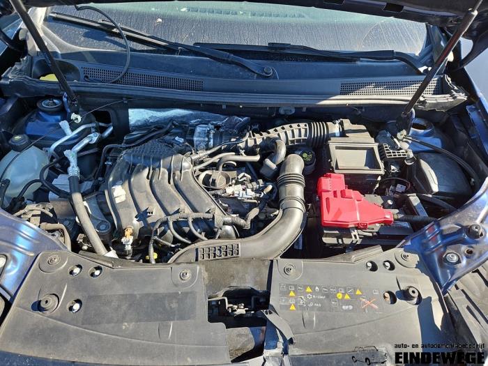 Dacia Duster 1.6 16V Skrotfordon (2018, BLAUW)