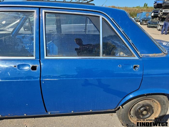 Audi 100 1.8 L,LS Skrotfordon (1973, BLAUW)