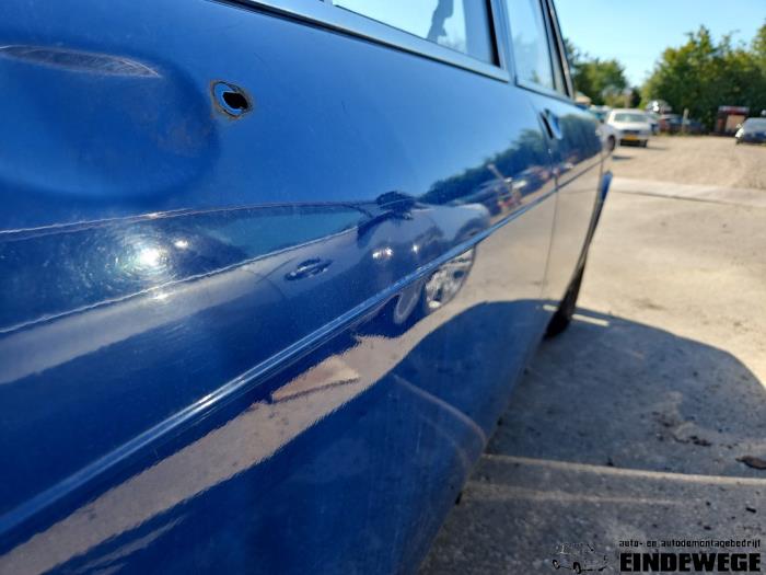 Audi 100 1.8 L,LS Skrotfordon (1973, BLAUW)