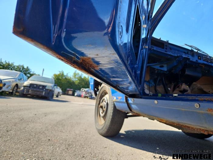 Audi 100 1.8 L,LS Skrotfordon (1973, BLAUW)