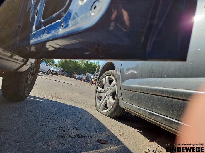 Audi 100 1.8 L,LS Skrotfordon (1973, BLAUW)