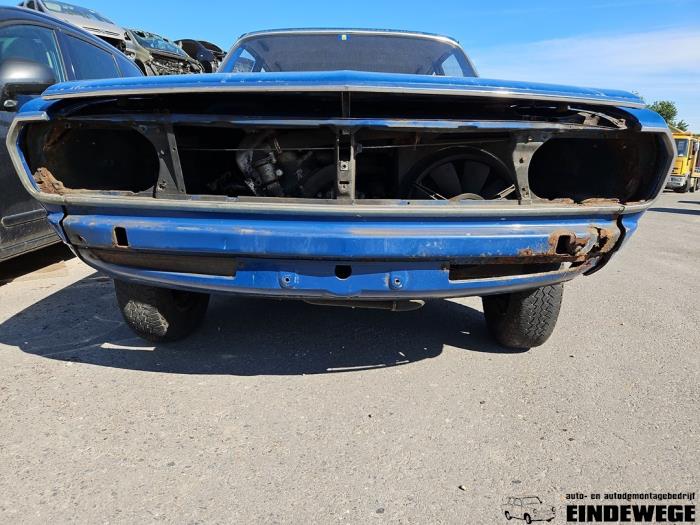 Audi 100 1.8 L,LS Skrotfordon (1973, BLAUW)