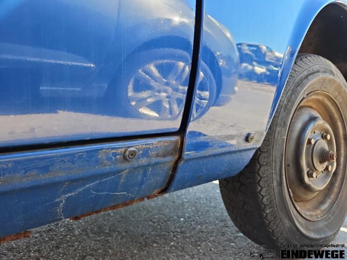 Audi 100 1.8 L,LS Skrotfordon (1973, BLAUW)