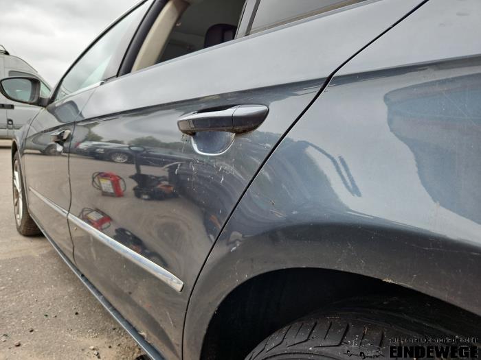 Volkswagen Passat 2.0 TDI 16V 140 Schrottauto (2012, Grau)