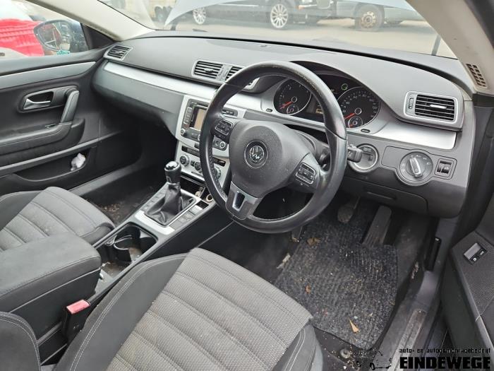 Volkswagen Passat 2.0 TDI 16V 140 Schrottauto (2012, Grau)