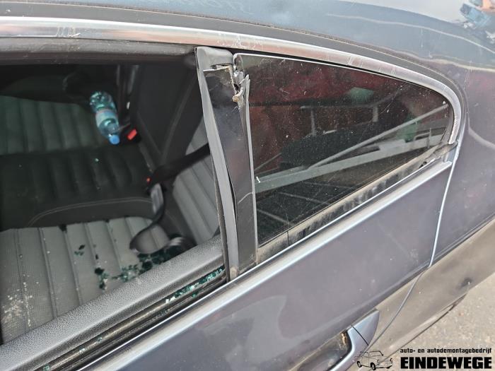 Volkswagen Passat 2.0 TDI 16V 140 Schrottauto (2012, Grau)