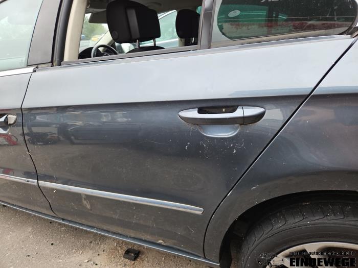 Volkswagen Passat 2.0 TDI 16V 140 Schrottauto (2012, Grau)