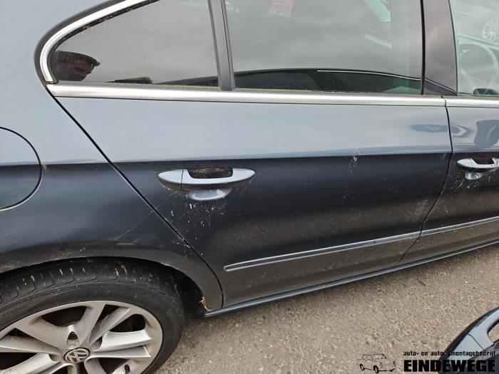 Volkswagen Passat 2.0 TDI 16V 140 Schrottauto (2012, Grau)