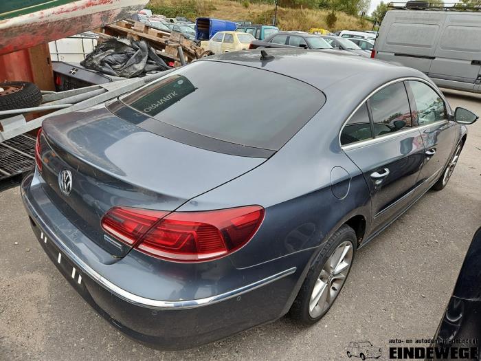 Volkswagen Passat 2.0 TDI 16V 140 Schrottauto (2012, Grau)