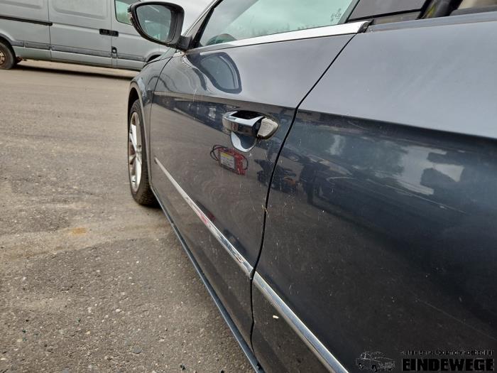 Volkswagen Passat 2.0 TDI 16V 140 Schrottauto (2012, Grau)