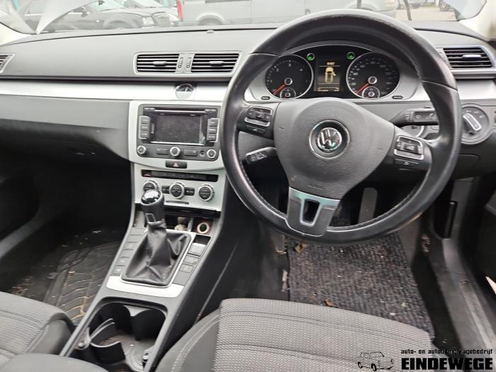 Volkswagen Passat 2.0 TDI 16V 140 Schrottauto (2012, Grau)