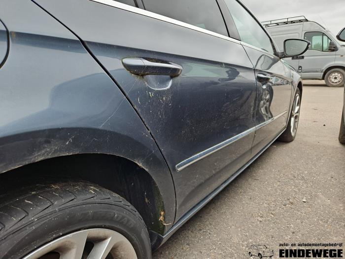Volkswagen Passat 2.0 TDI 16V 140 Schrottauto (2012, Grau)