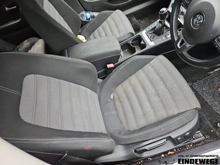 Volkswagen Passat 2.0 TDI 16V 140 Schrottauto (2012, Grau)