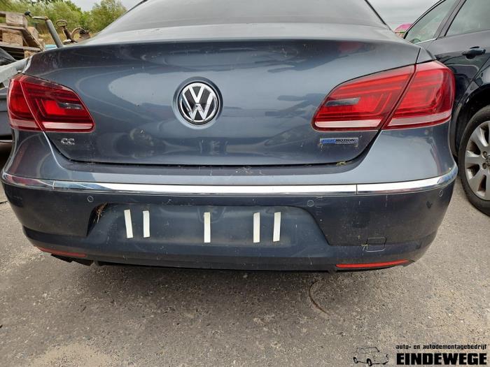 Volkswagen Passat 2.0 TDI 16V 140 Schrottauto (2012, Grau)