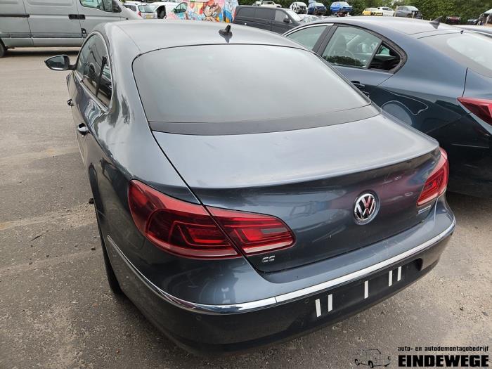 Volkswagen Passat 2.0 TDI 16V 140 Schrottauto (2012, Grau)