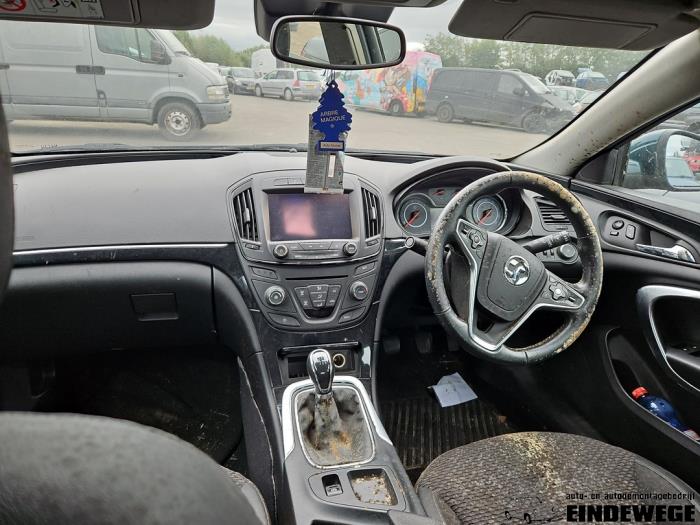 Opel Insignia 2.0 CDTI 16V 140 ecoFLEX Skrotfordon (2015, GROEN)