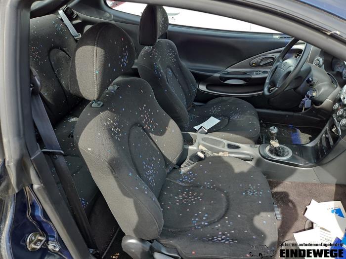 Hyundai Coupe 2.0i 16V Épave (2002, Bleu)