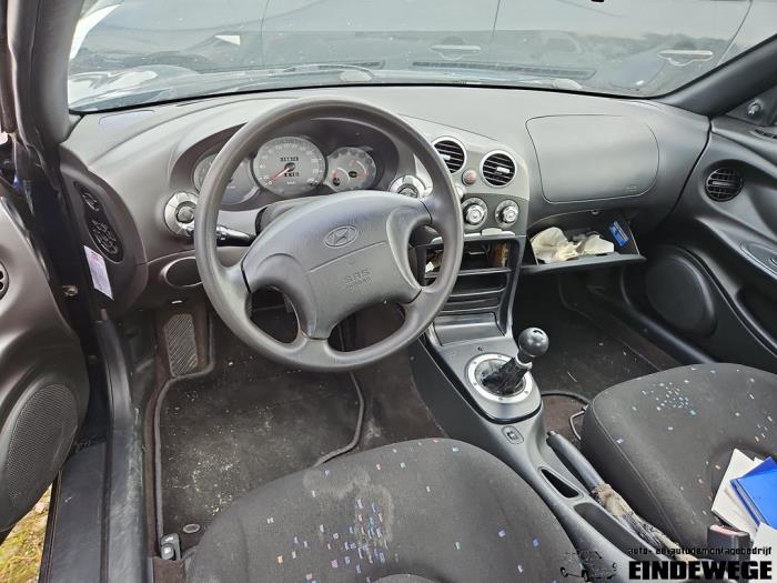 Hyundai Coupe 2.0i 16V Épave (2002, Bleu)