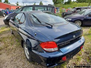 Hyundai Coupe 2.0i 16V Épave (2002, Bleu)