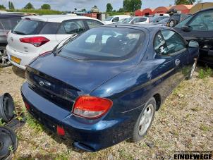Hyundai Coupe 2.0i 16V Épave (2002, Bleu)